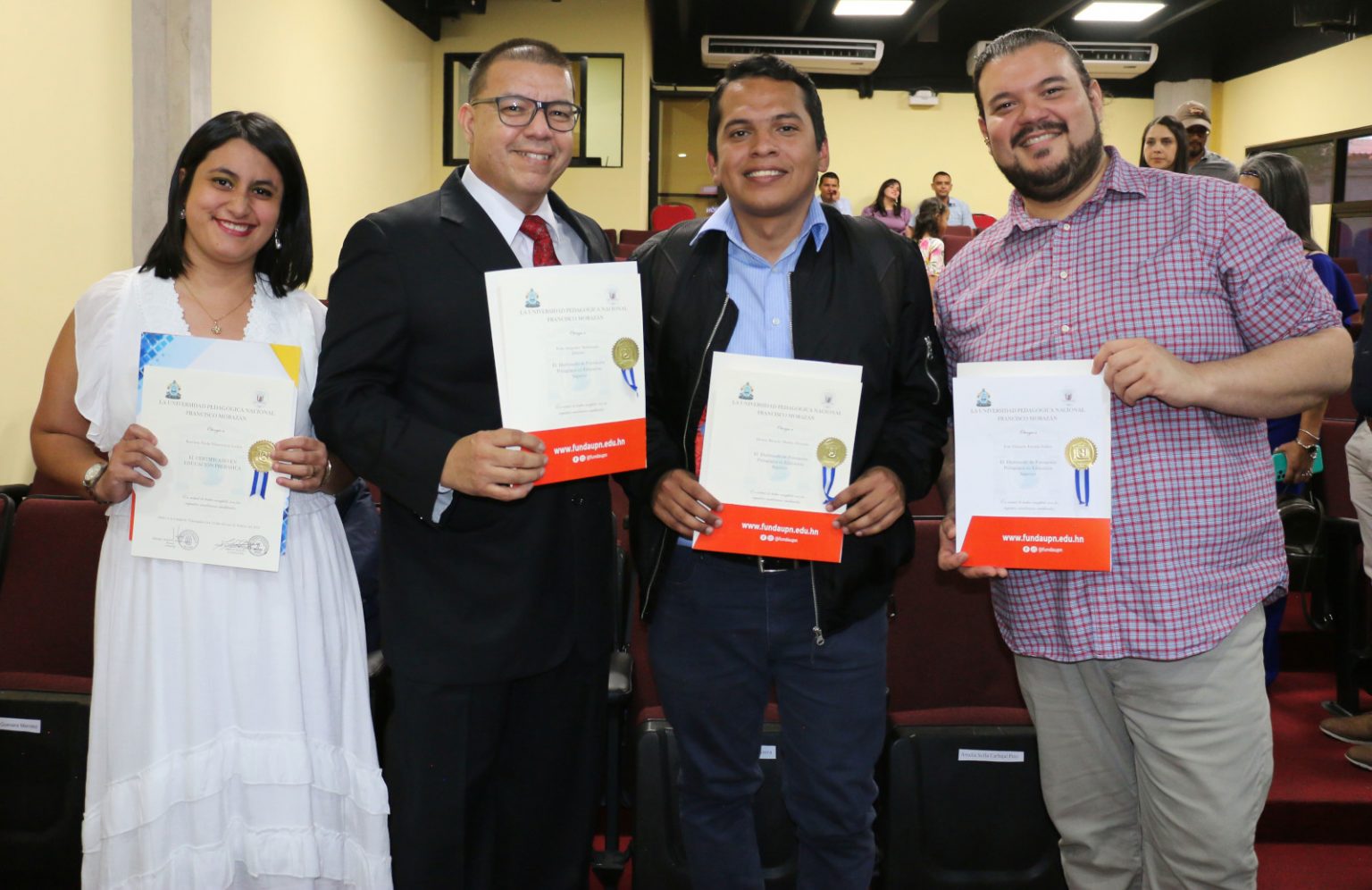 Fundaupn Estudiantes Se Grad An De Diplomados Y Certificados Fundaupn